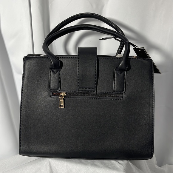 La Terre Fashion Vegan Handbag Color Black with crossbody strap - Picture 4 of 8